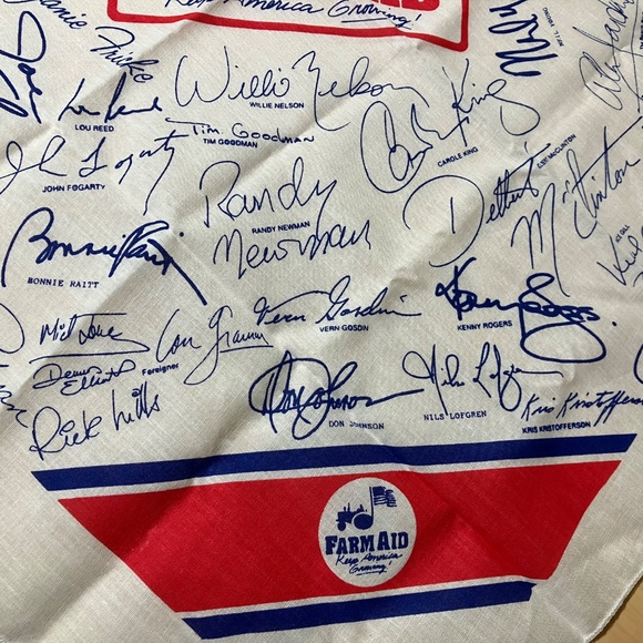 🇺🇸 VINTAGE 1985 🎶FARM AID 🎶BANDANA, SIGNATURES OF WILLIE NELSON & FRIENDS🎸 - Picture 5 of 16